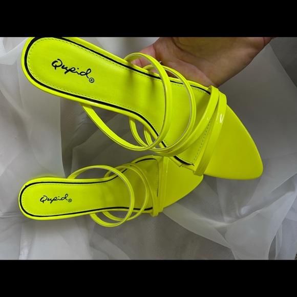 Strappy Heal sandals - Picture 3 of 5